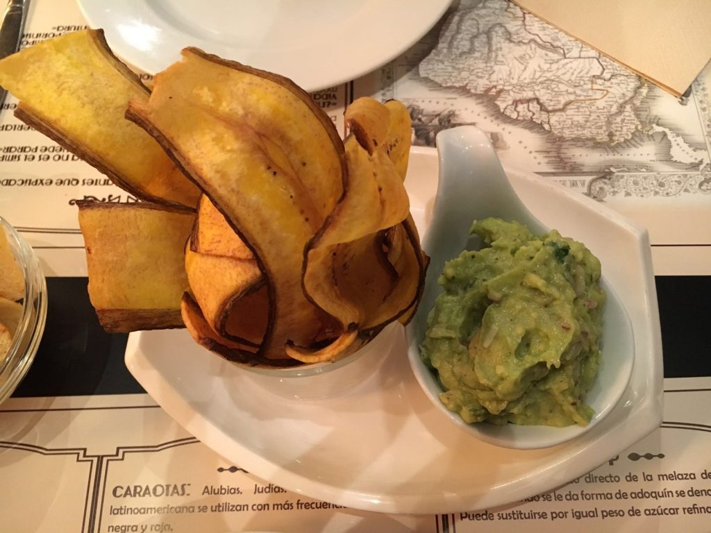 Tostones con Guacamole