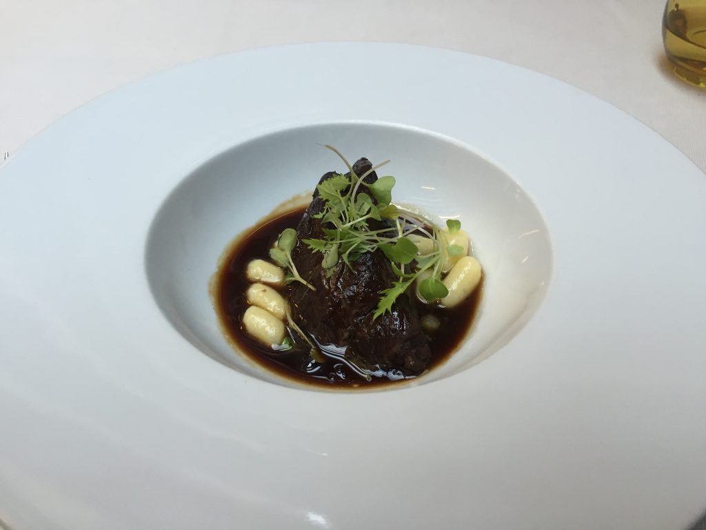 Carrillera con ñoquis
