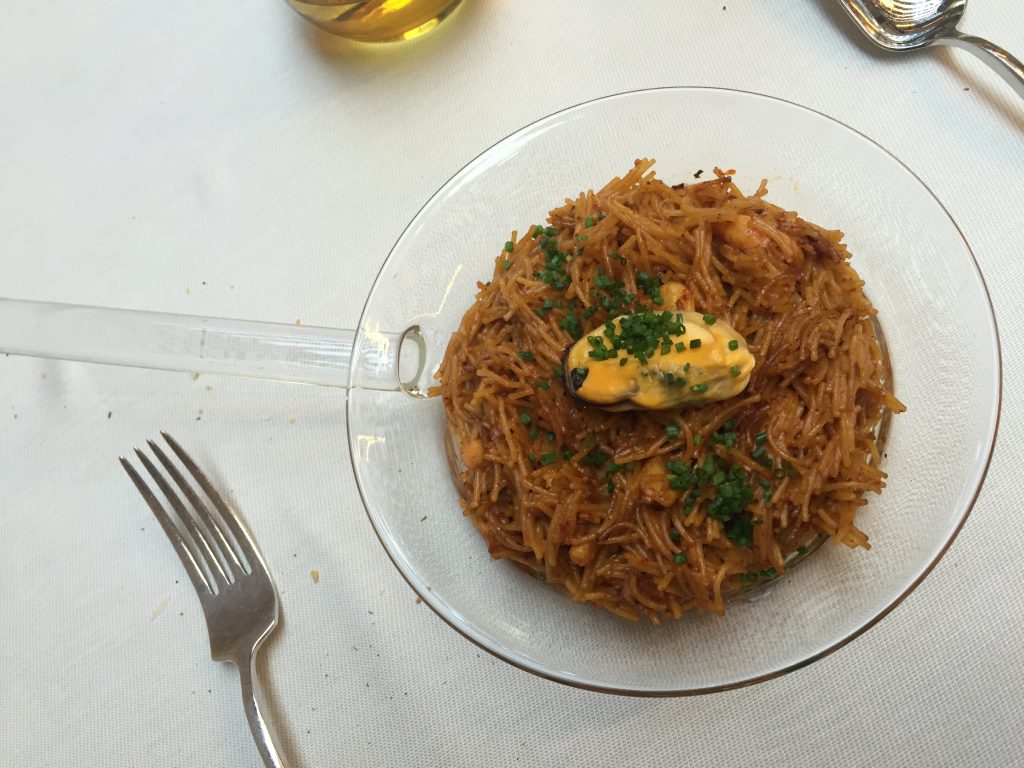 Fideguá de marisco