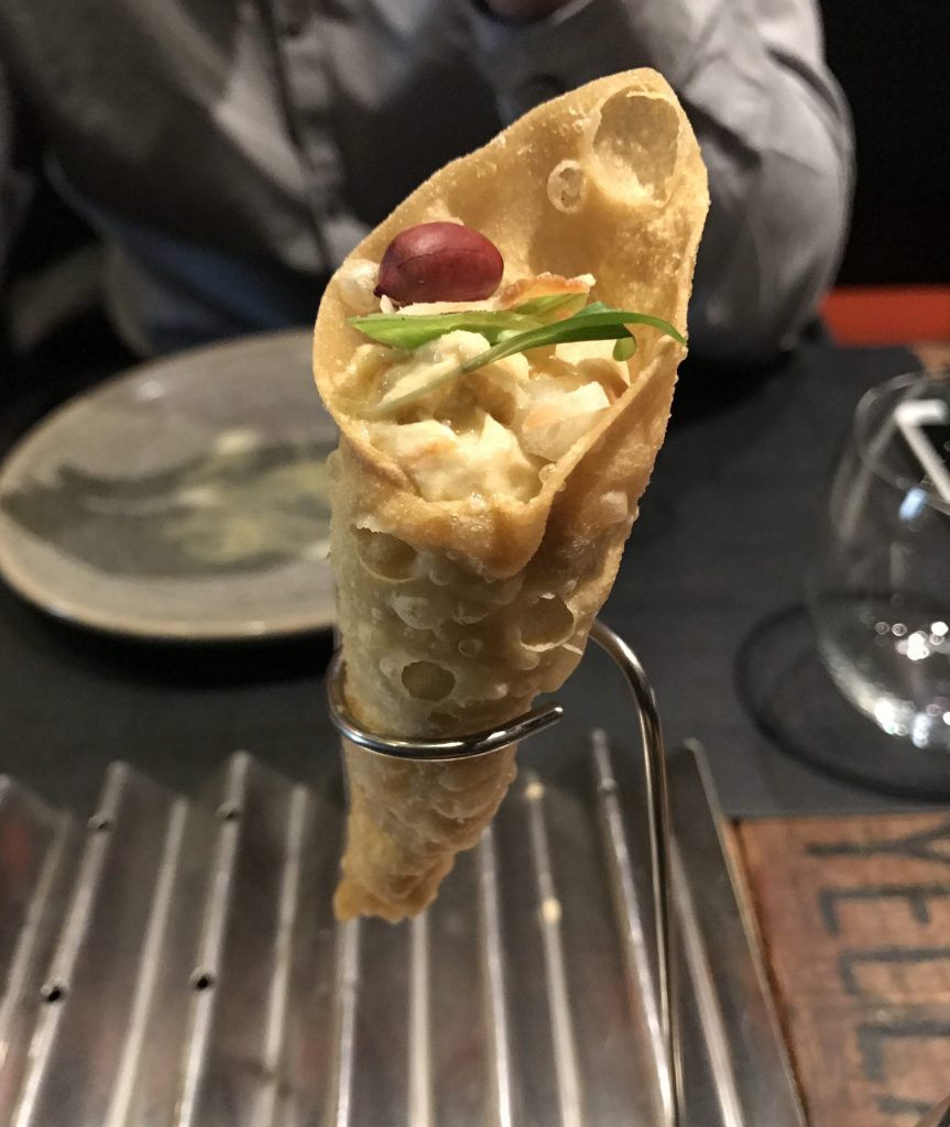 Tartar de salmón y aguacate - Canalla bistro