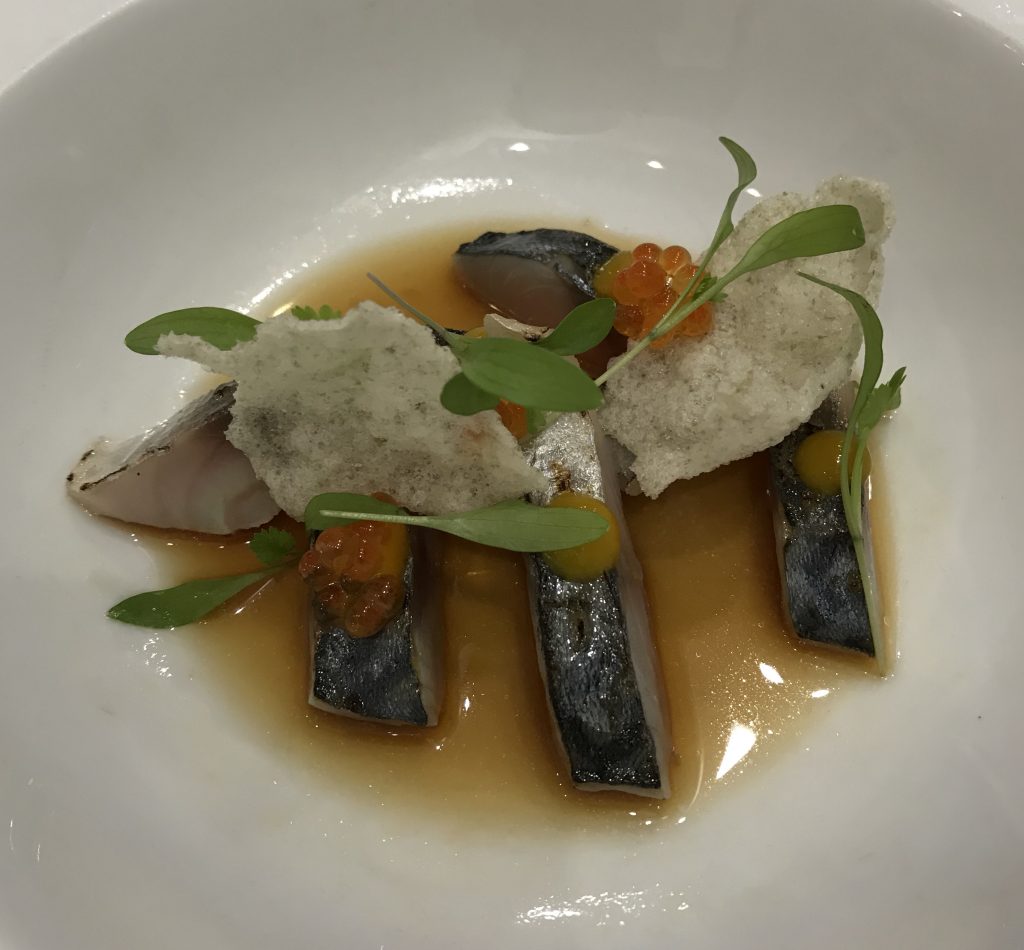 Caballa con crujiente de arroz - Kanros