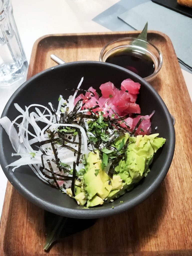 Poké de atún