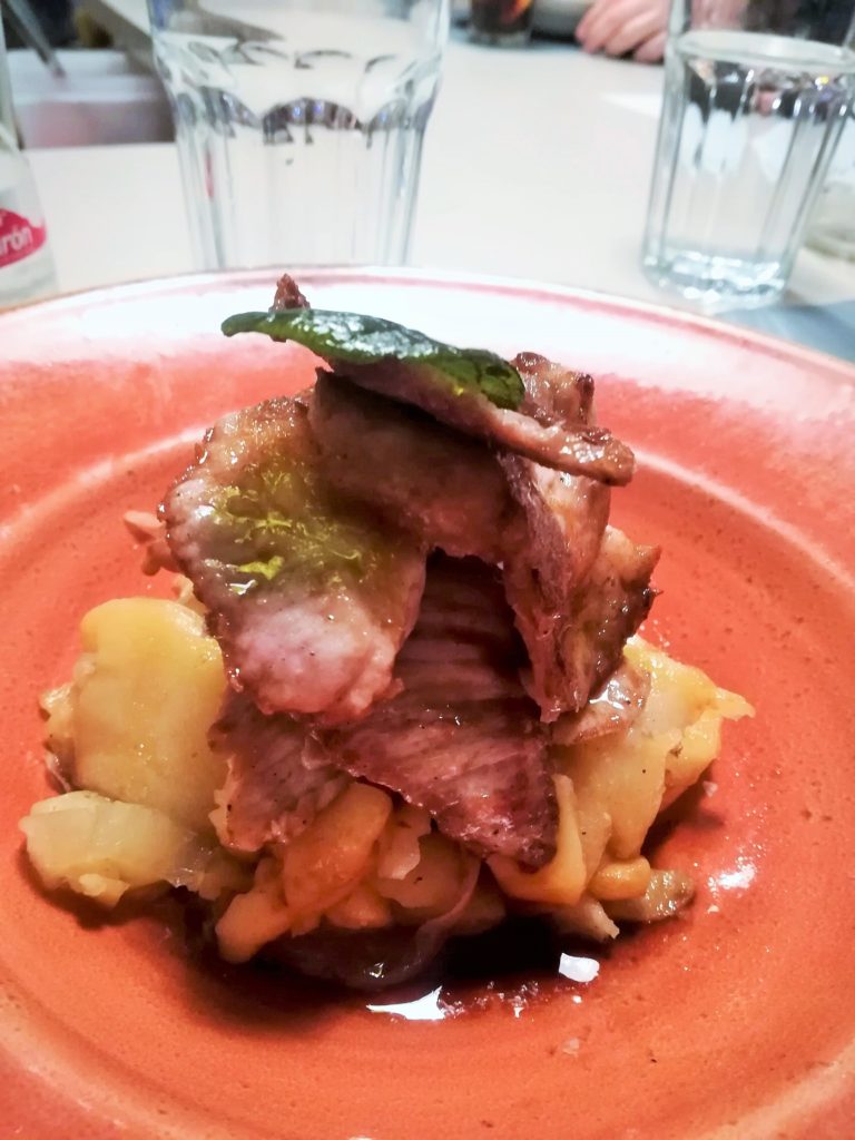 Secreto ibérico con patatas a lo pobre
