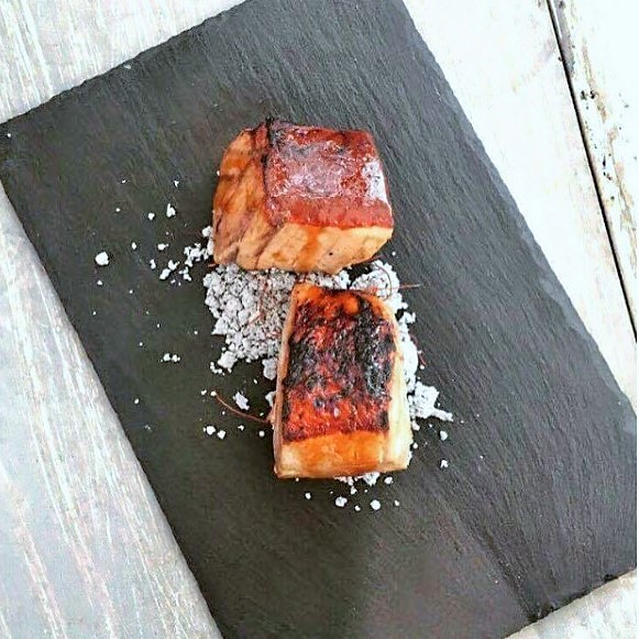 Atún con falsa ceniza