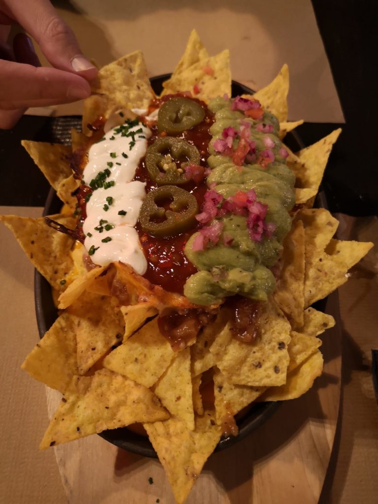 Nachos con guacamole